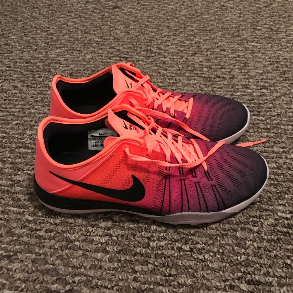 Womans Nike size 10